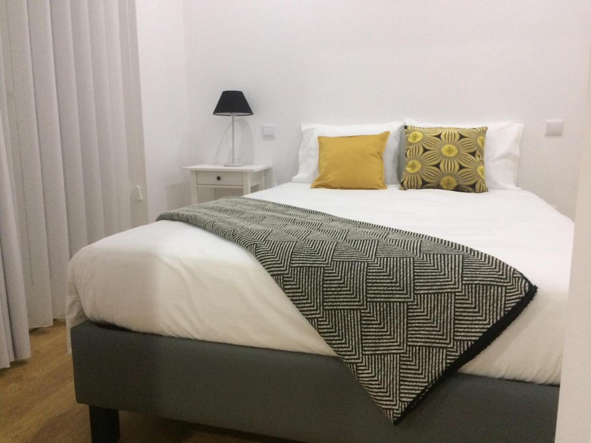 White * Aveiro