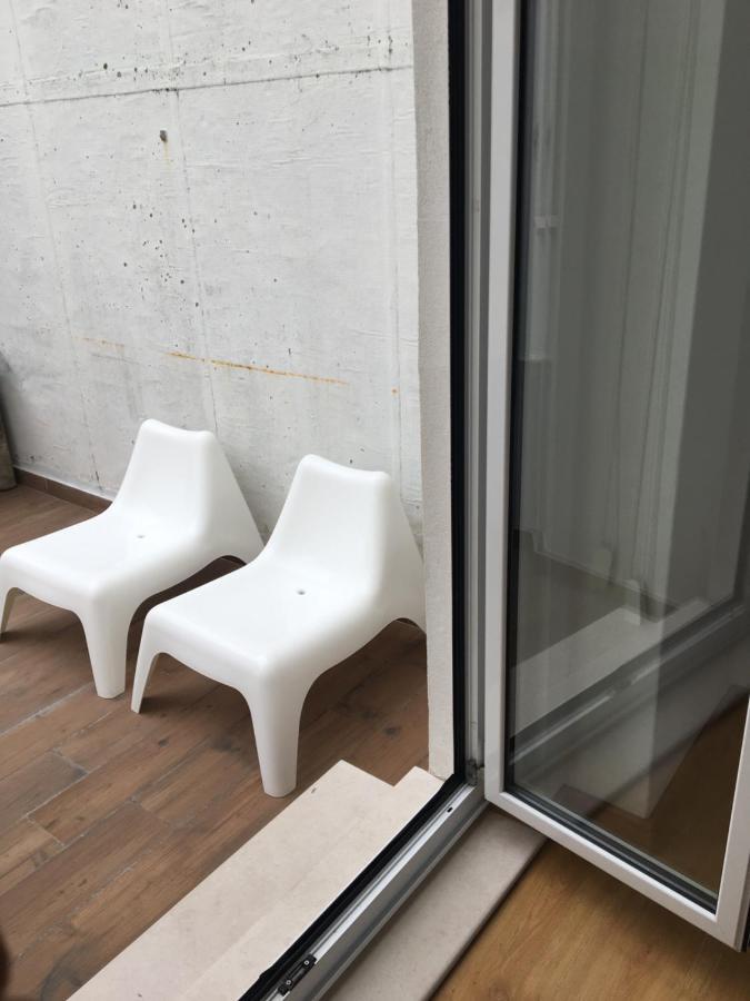 Apartment White *